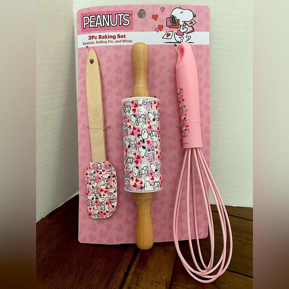 Peanuts Snoopy 3pc Baking Set - Spatula, Rolling Pin, and Whisk